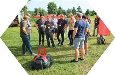 國(guó)產(chǎn)割草機(jī)器人走俏海外:割草